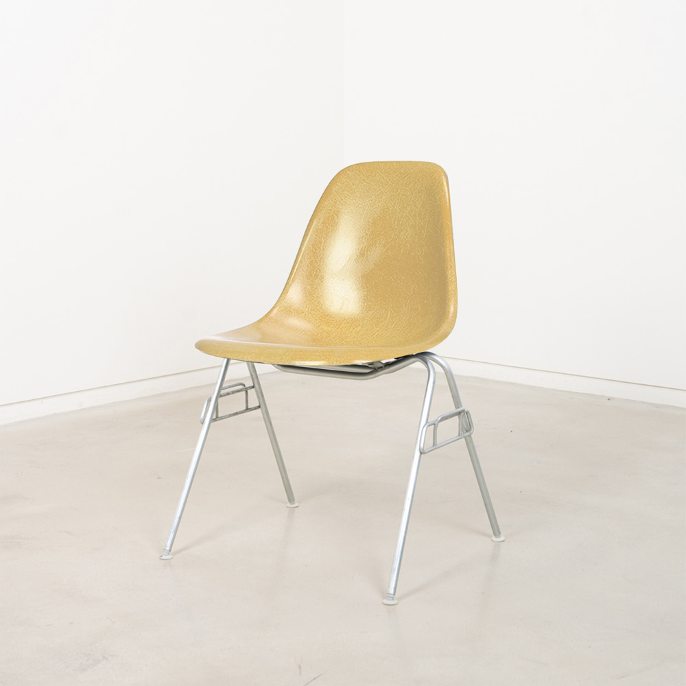 Vintage Eames Fiberglass Side Chair (Ochre Light)
