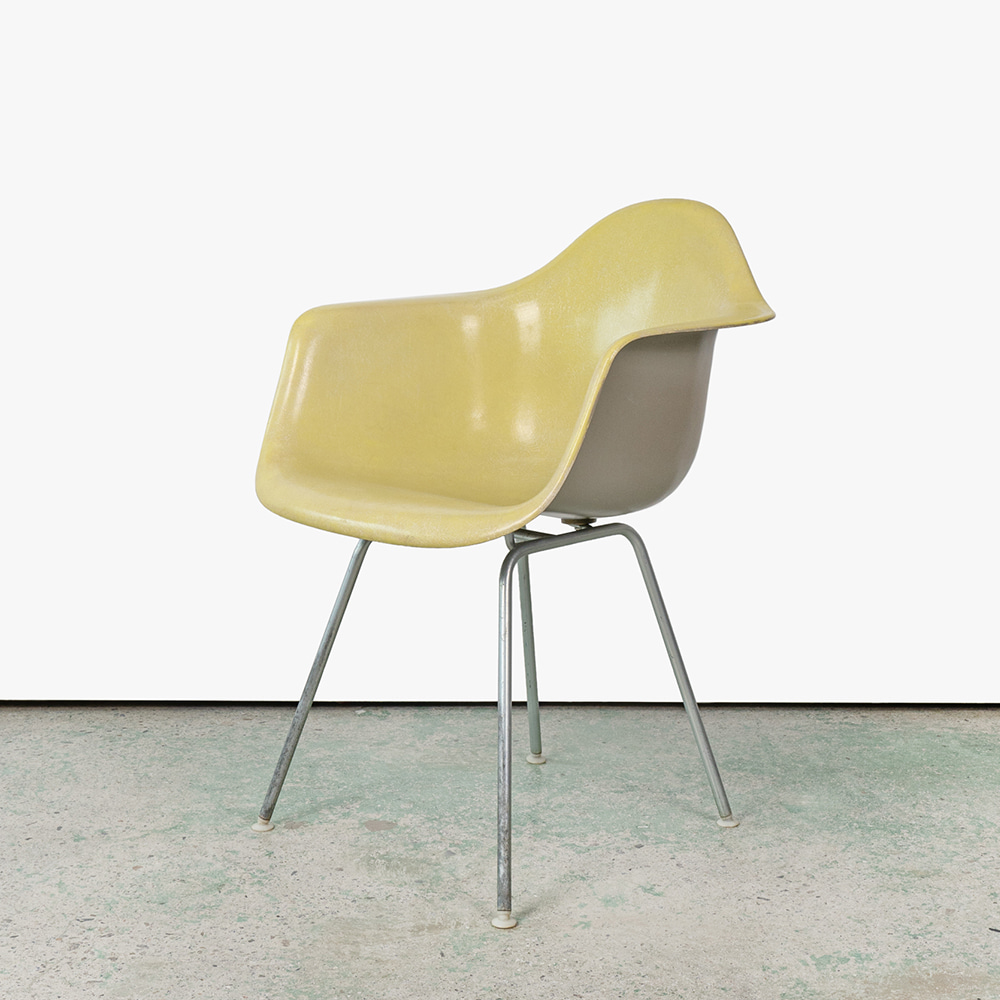 DAX Chair (Painted Back / Lemon Yellow)