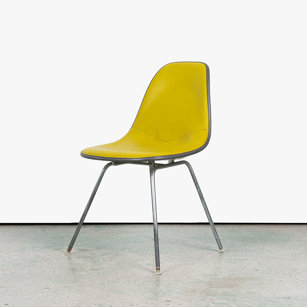 [B급제품] DSX Chair (Yellow Dark / Naugahyde) -002